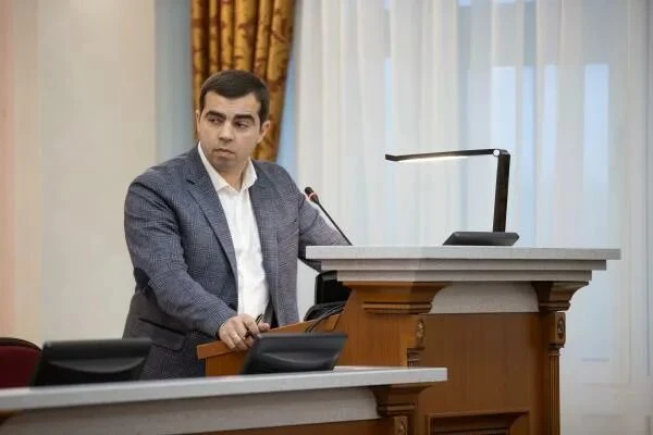 Отставка депутата принята

    Ну и в разделе "Разное" было рассмотрено заявление об отставке депута