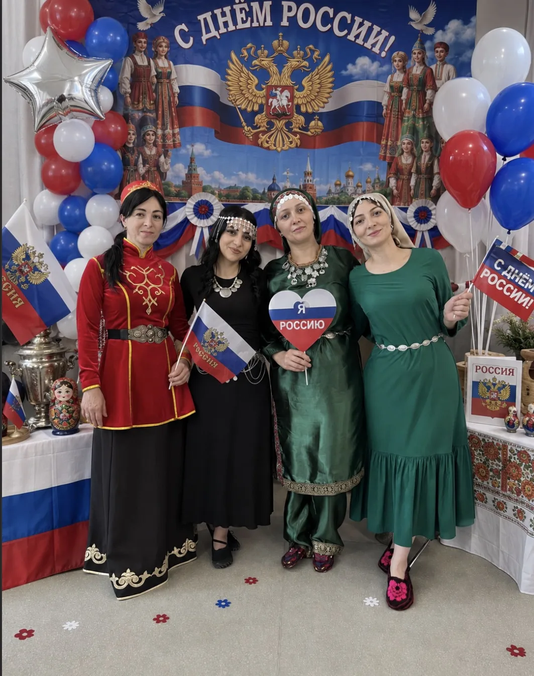 🇷🇺 С днём рождения, Россия!

Сегодня в нашем детском саду было по-настоящему празднично и патриоти