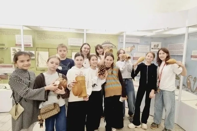 В мире удивительных растений 🌿  🪴 Вчера ученики 5 классов «ВН» вместе со своими классными руководите