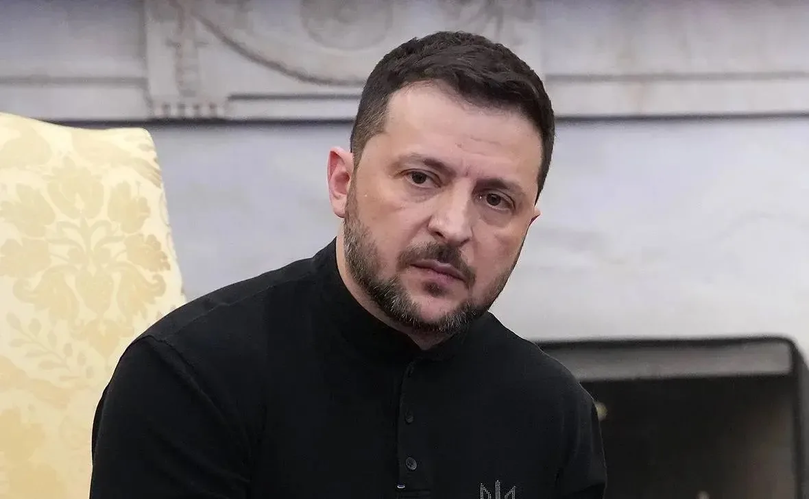 На территории Украины введут два уровня обозначения угрозы — жёлтый и красный, — Зеленс...