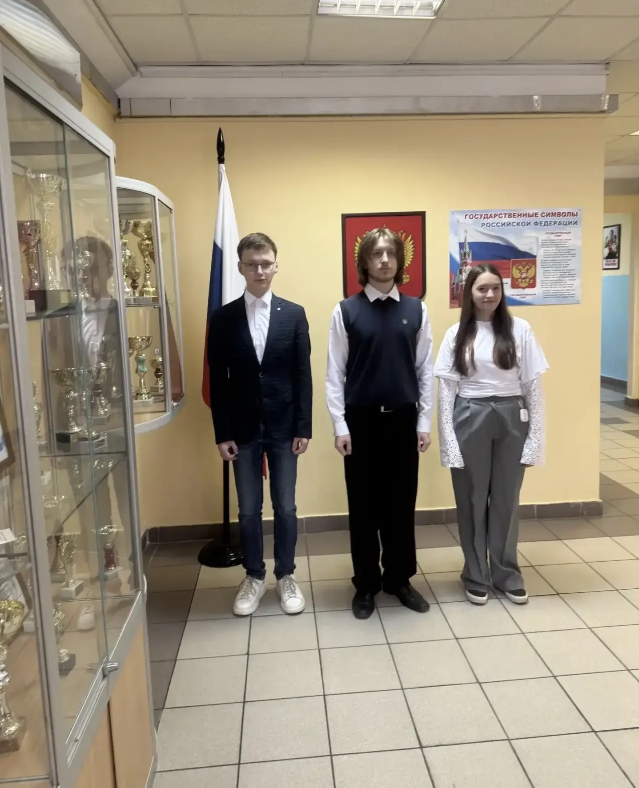 💢 Торжественный понедельник  Друзья! Сегодня понедельник, а это значит, что учебный день в нашей шко