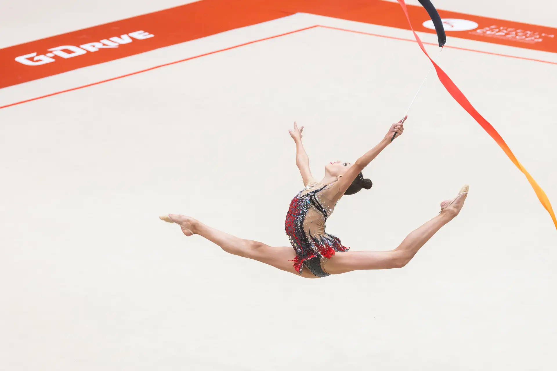 Второй день EVGENIYA KANAEVA CUP 2026 на G-Drive Арене получился по-настоящему ярким! 🌟 

Турнир со