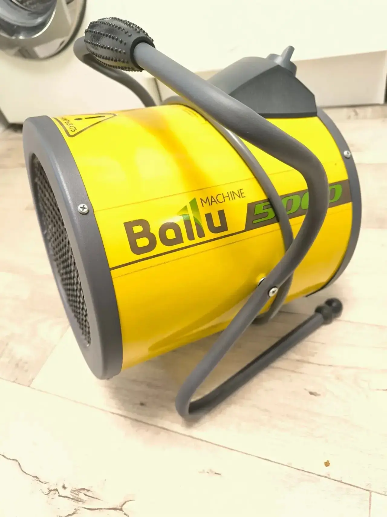 Продам Электрическую тепловую пушку Ballu BHP-P-5