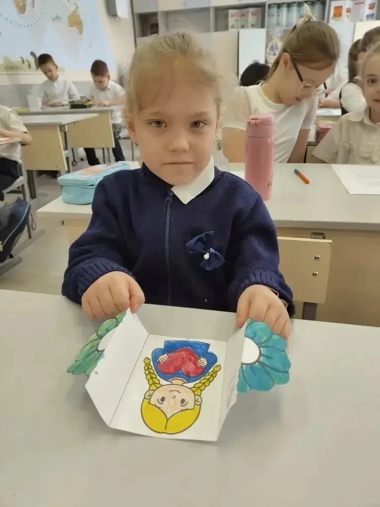 🌸В  нашей школе прошли замечательные классные часы , посвящённый Международному женскому дню.  ☀️Реб