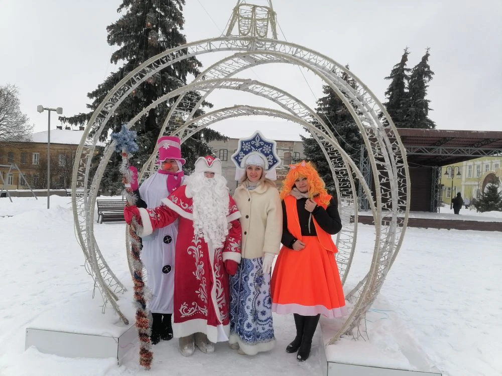 Новогодняя сказка🎄 стала реальностью на районном параде Дедов Морозов  и Снегурочек. ❄❄❄