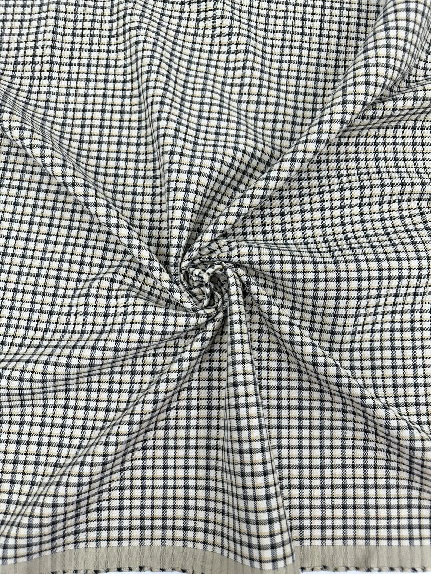 КОСТЮМНАЯ НОВИКА В СТИЛЕ BURBERRY