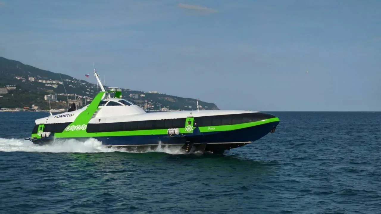 🚤 Между «Сириусом», Адлером и Сочи начала курсировать скоростная «Комета 120М».

Судно ходит со вто