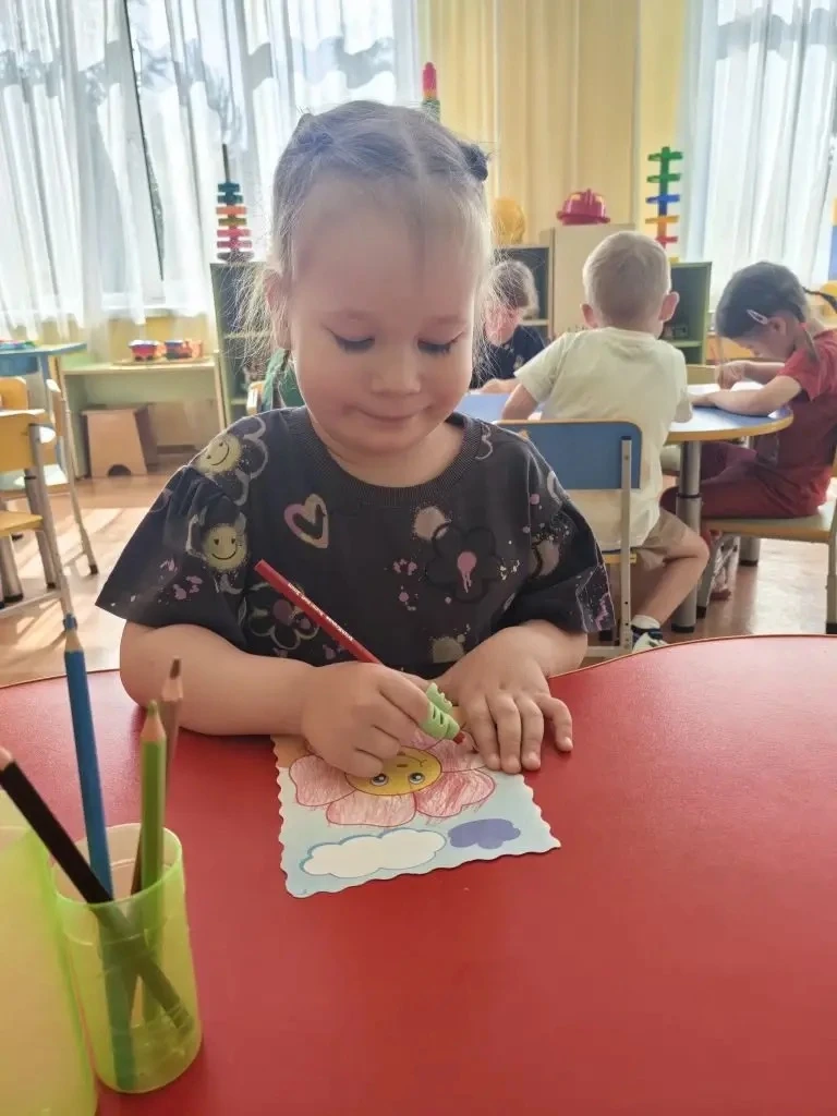 Сегодня вторая младшая группа «Подснежник» побывала на  мастер‑классе по штриховке! 😍 Дети с радост