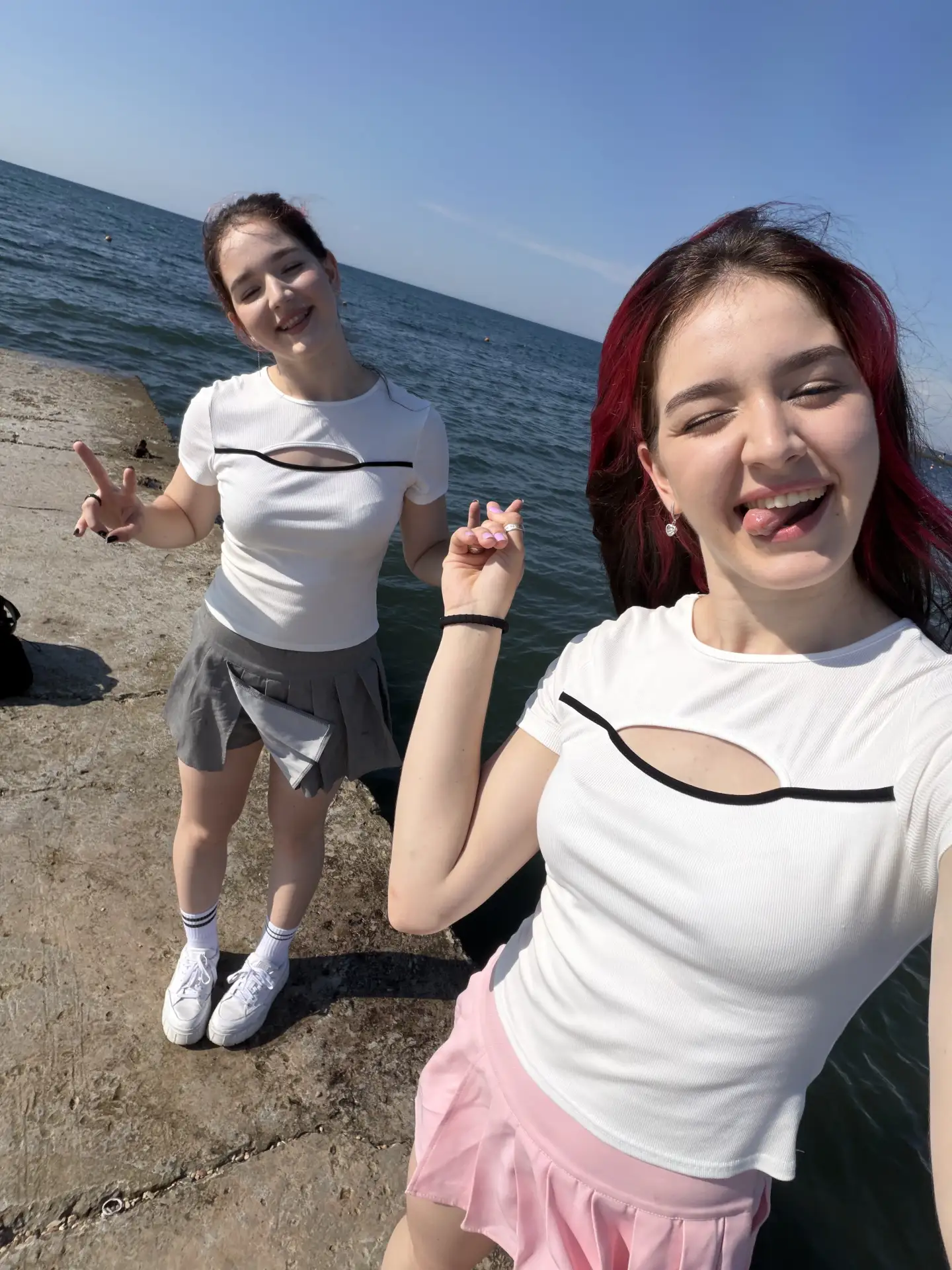 набираем 3к ❤️ и я скидываю ее в воду прям в одежде