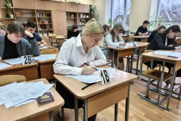 В Ленобласти - уже больше 20 стобалльников