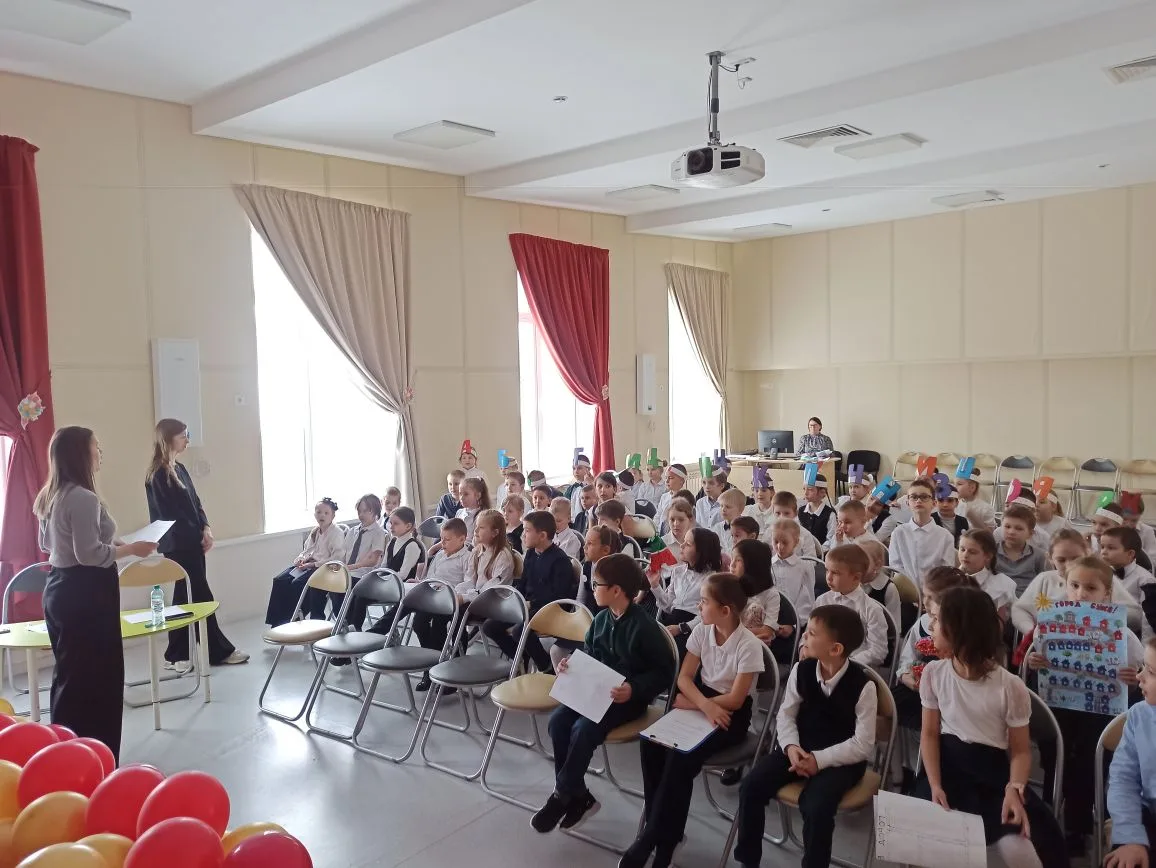 🌟 Сегодня в нашей школе в корпусе на Феофанова произошло нечто волшебное! 🌈 На прошлой неделе у нас 