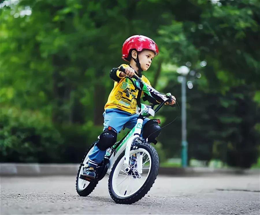 ☀️Весна — время колёс: катаемся с детьми безопасно!🛴🚲🛵