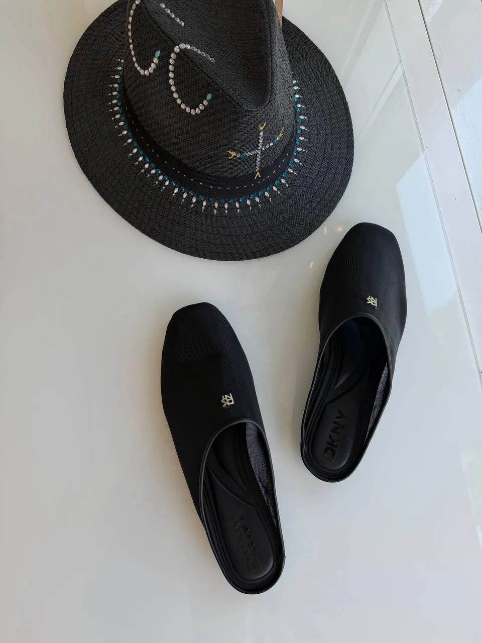 Смотрим, какие ещё летние модели у DKNY ✨