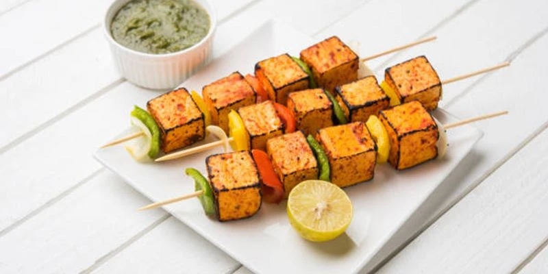 🧀 Панир тикка — шашлычки без мяса, но с ярким вкусом! 🇮🇳🔥Панир тикка готовят из кус...