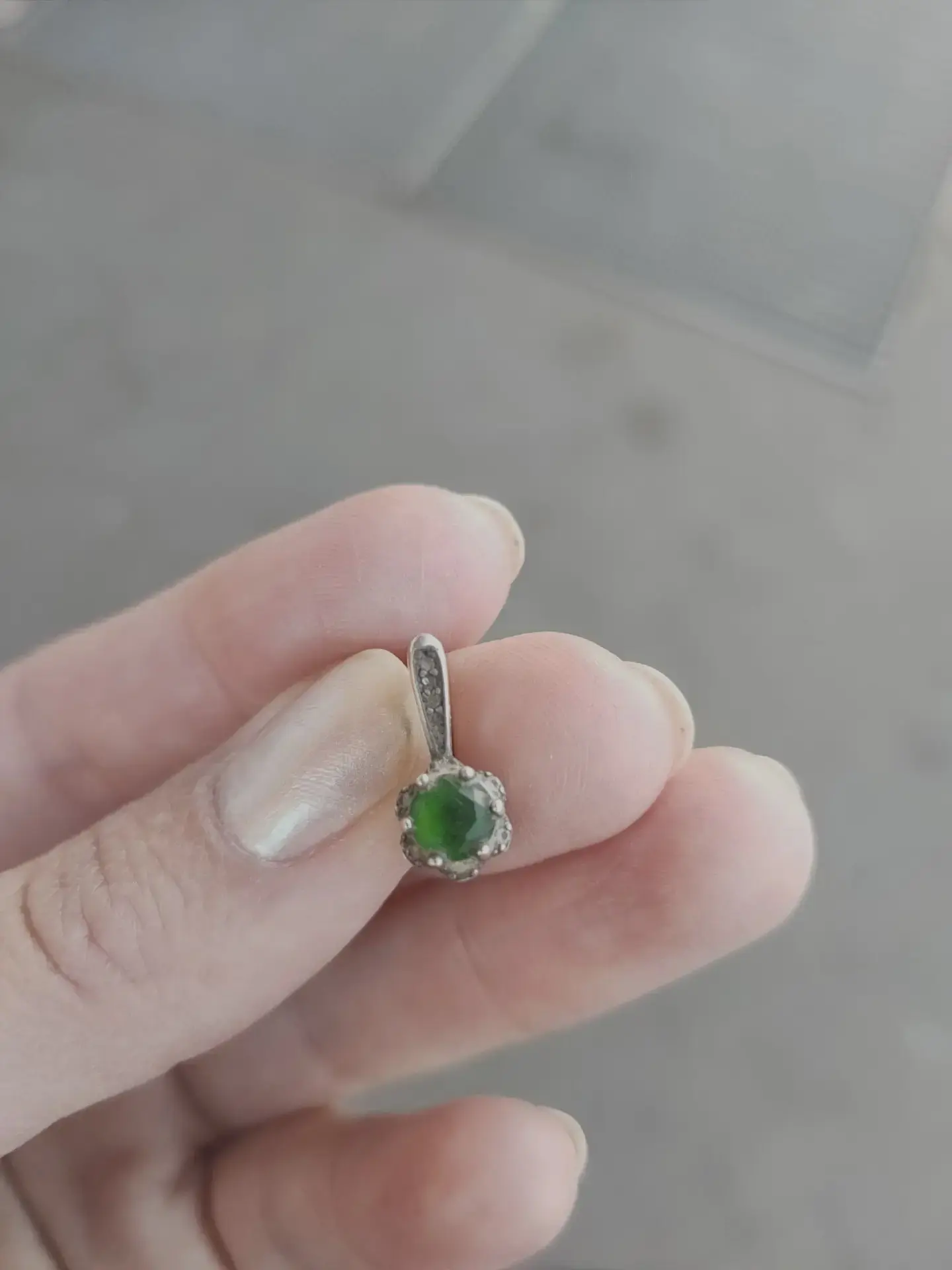Серебряную серьгу нашли у «Глобуса»