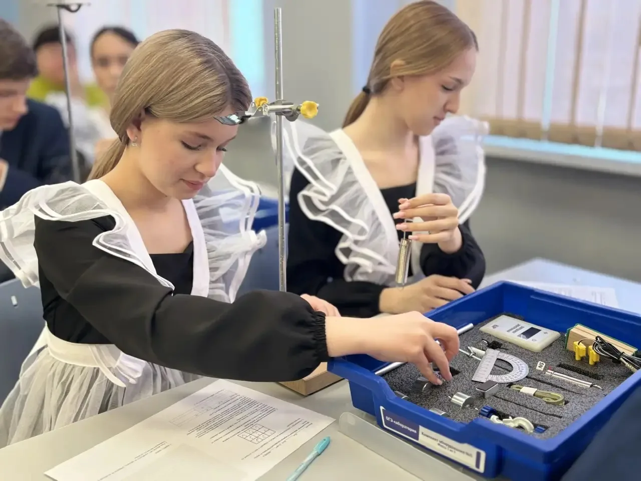Сегодня наша школа превратилась в научно-практическую лабораторию для руководителей. В рамках муници