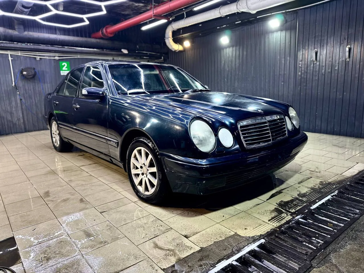 Mercedes Benz E320 
3.2 АКПП 4Matic 1998 год

Отличный сохран! 
Авито оценка: более 488.000₽! 😤
— Д