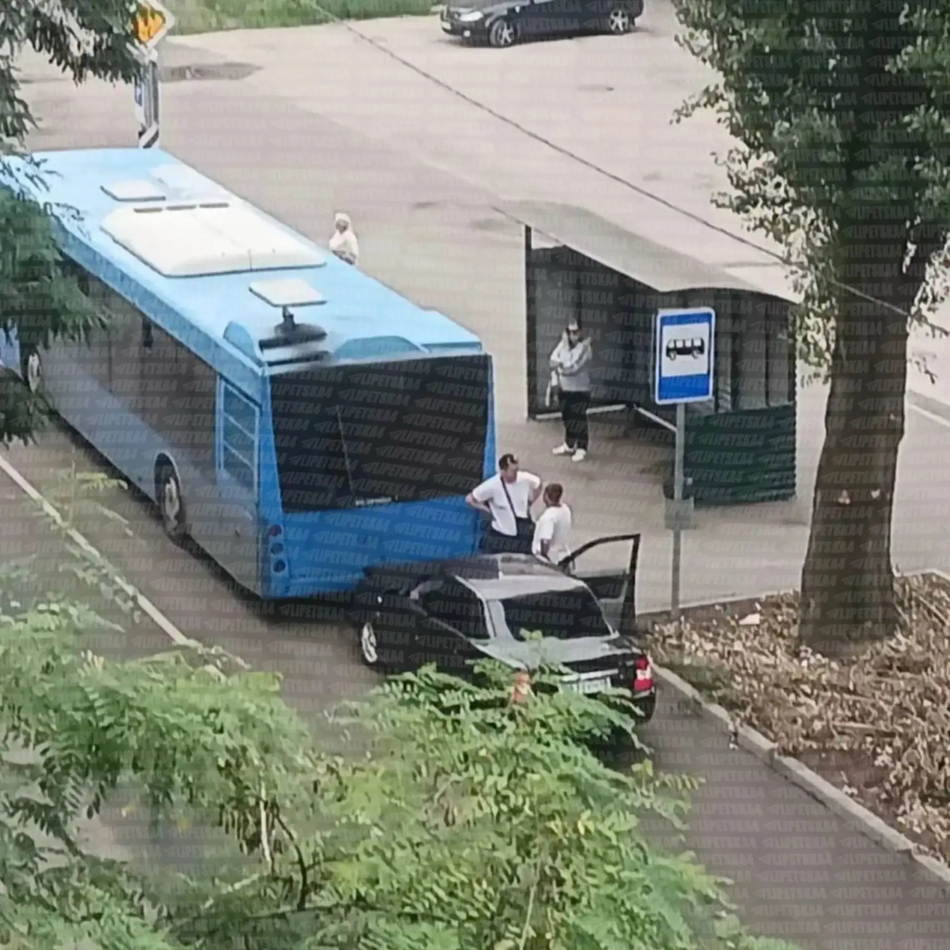 ⚡️ Легковушка врезалась в автобус №325 на улице Жуковского.