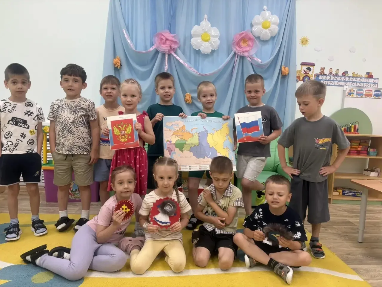 Мы – дети большой страны! 🇷🇺
В старшей группе прошел тематический день, посвященный культуре и тра