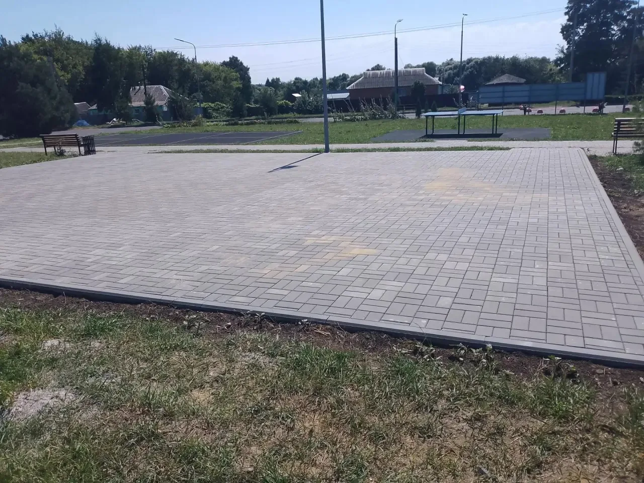 В деревне Волжанец завершили 5-й этап благоустройства сквера
