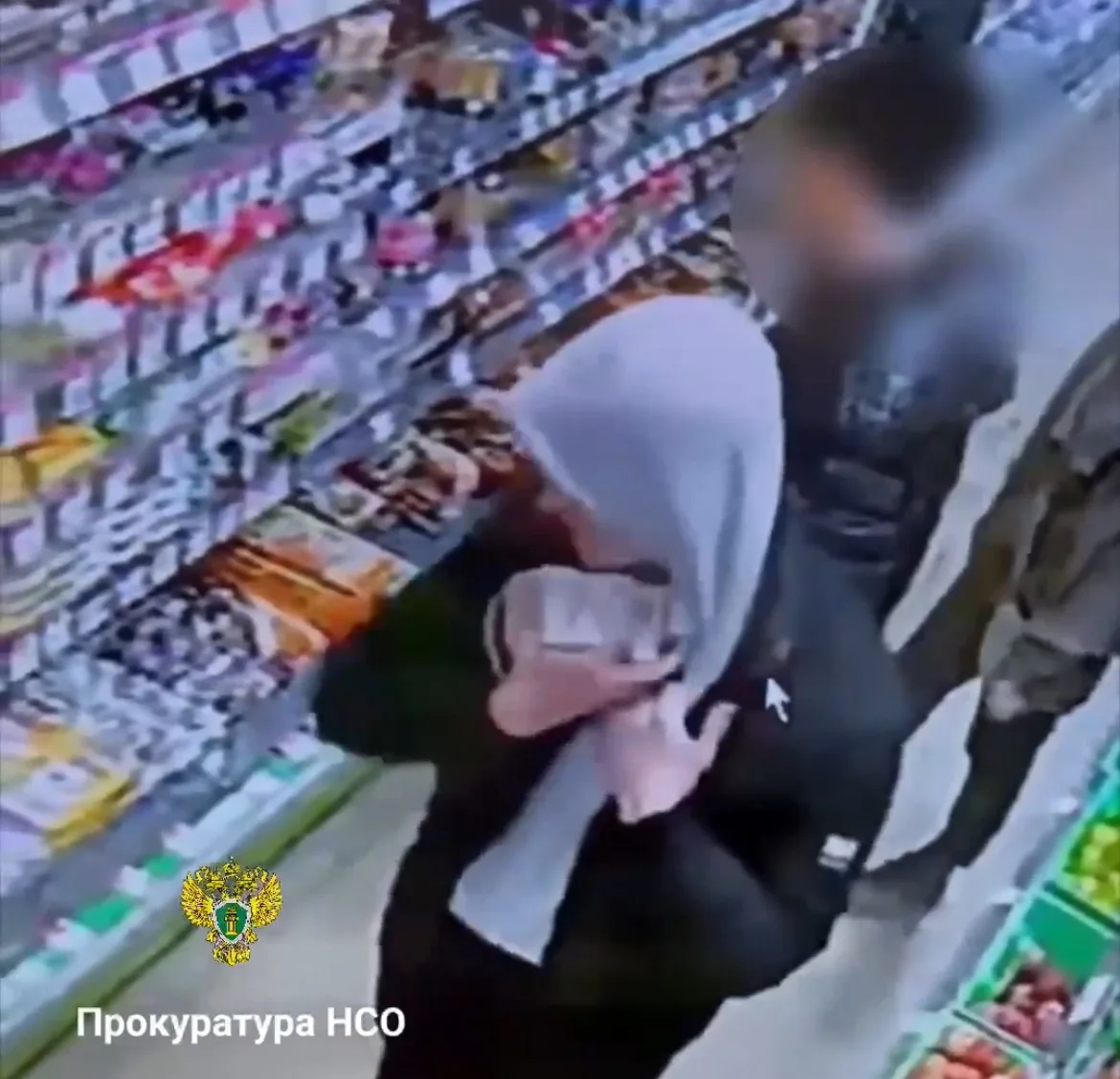 🟨🟥🟦 Мамин гангстер: подросток из Бердска несколько месяцев выносил продукты из город...