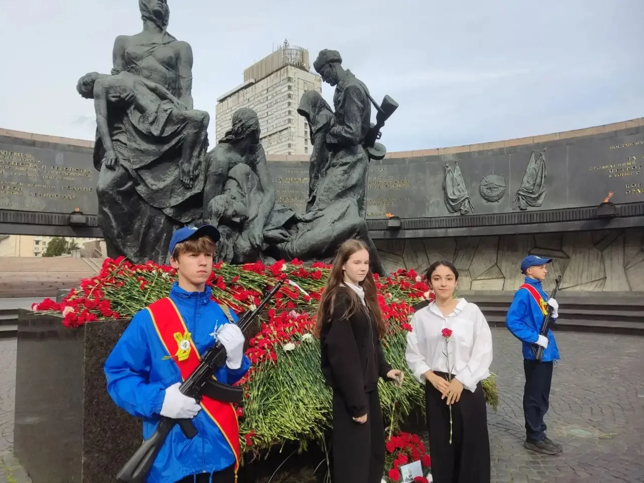 8 сентября 1941 года. В этот день начался один из самых трагических этапов Великой Отеч...