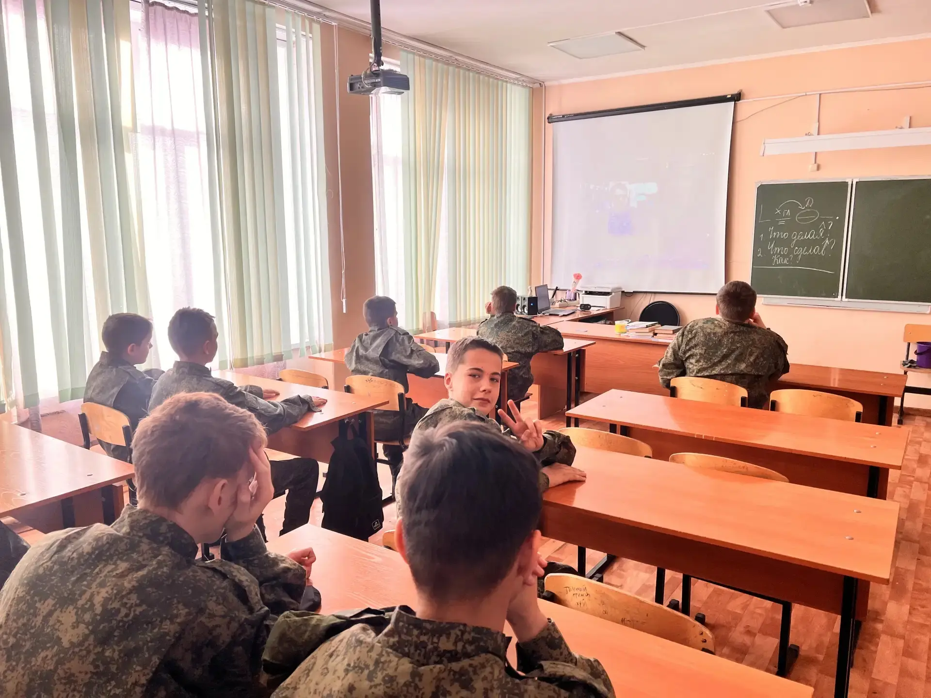 Равноправие  ⚖️В нашей школе прошла правовая неделя «Равноправие»!  🔹В 5-7 классах был проведен клас