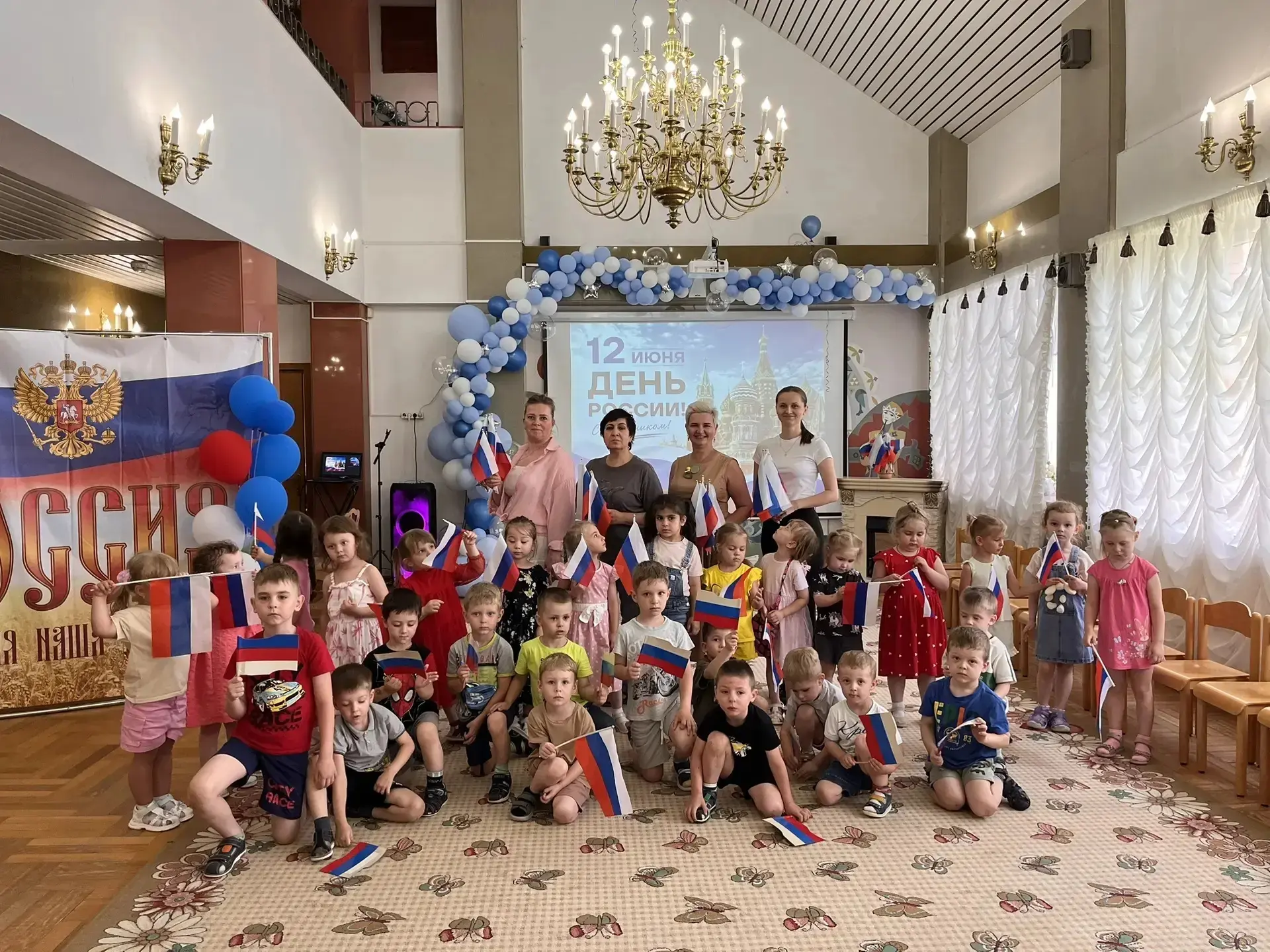 🇷🇺Моя - Россия, моя - страна! 🇷🇺

В сердце ты у каждого,
Родина – Россия!
Белые берёзки,
Колос н