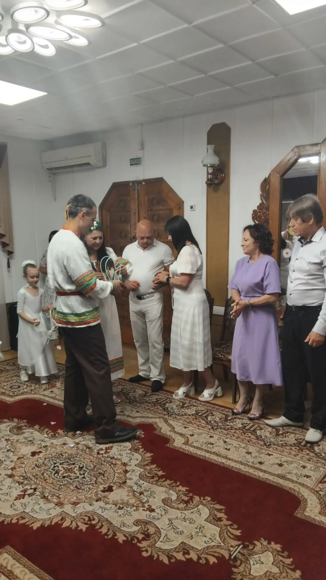 8 июля, в День семьи, любви и верности, в отделе ЗАГС станицы Кагальницкой состоялось праздничное ме
