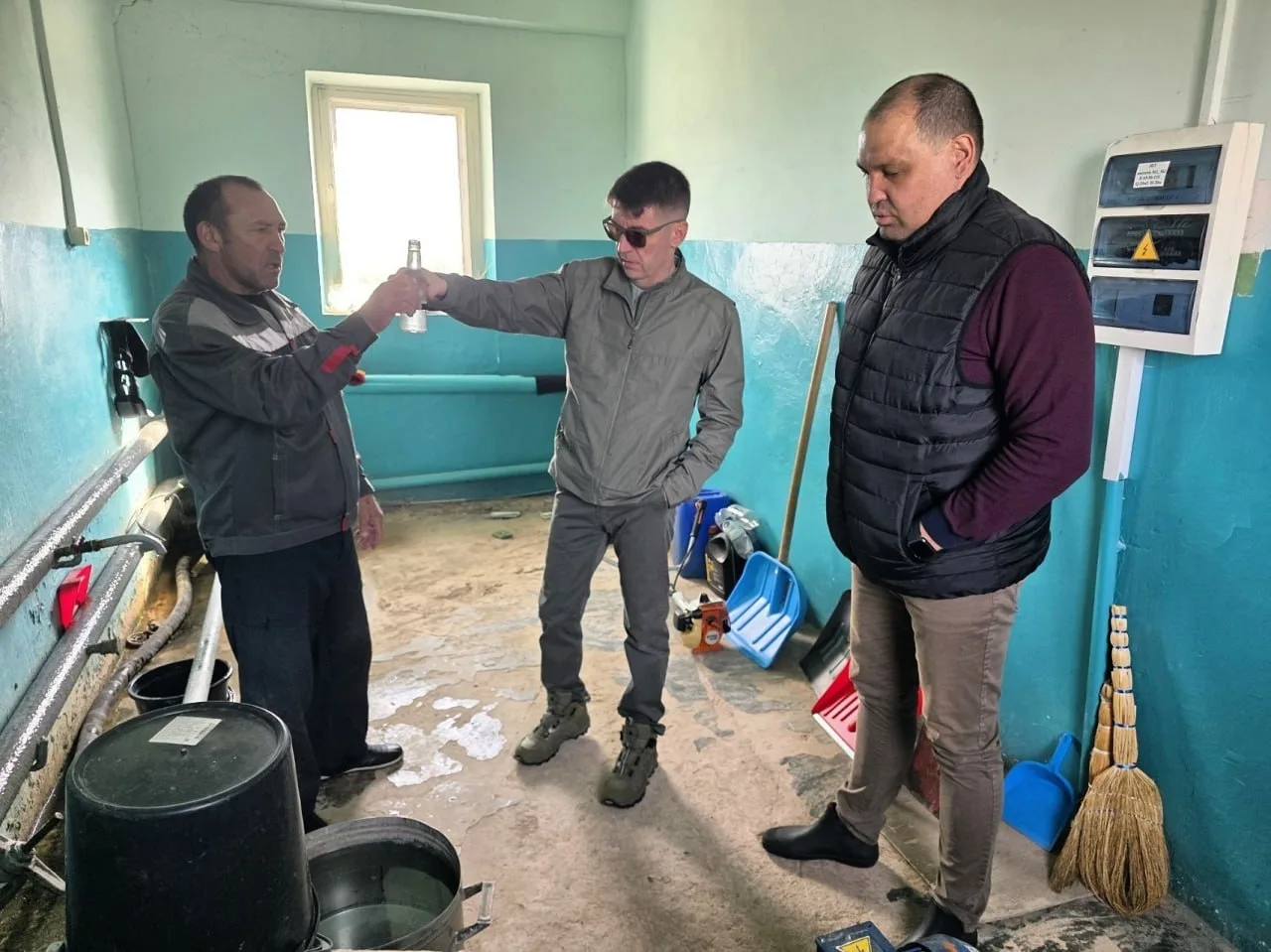 💧 Марат Гирфанов лично проверил качество воды в Лениногорске  Глава Лениногорского района выехал на 