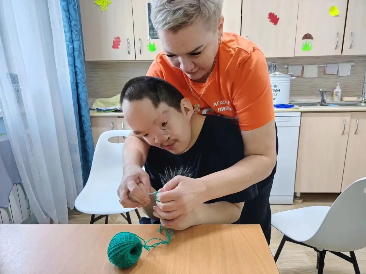 Мальчики взялись за крючок 🧶