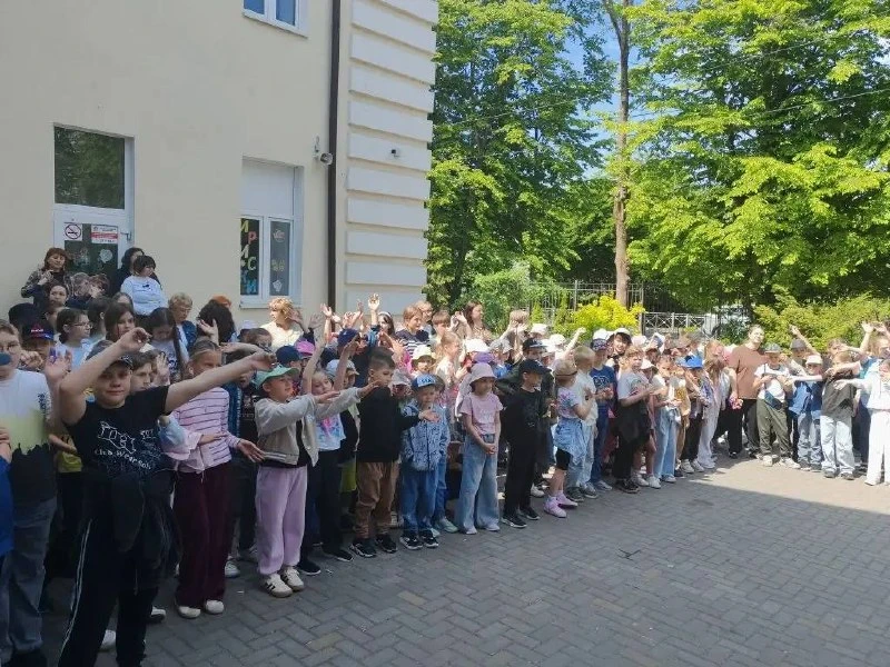 ☀️ «Классное лето» официально стартовало!

Состоялось открытие лагерной смены! Почётным гостем празд