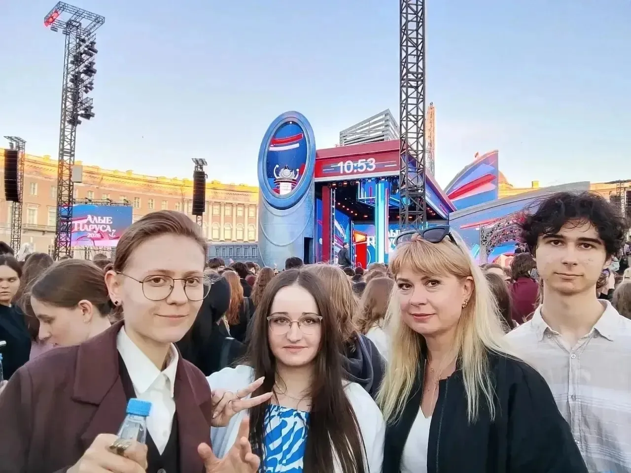 🔶Наша выпускница Юнг Анастасия была приглашена в Санкт‑Петербург на праздник «Алые паруса»! ✨

⛵Это