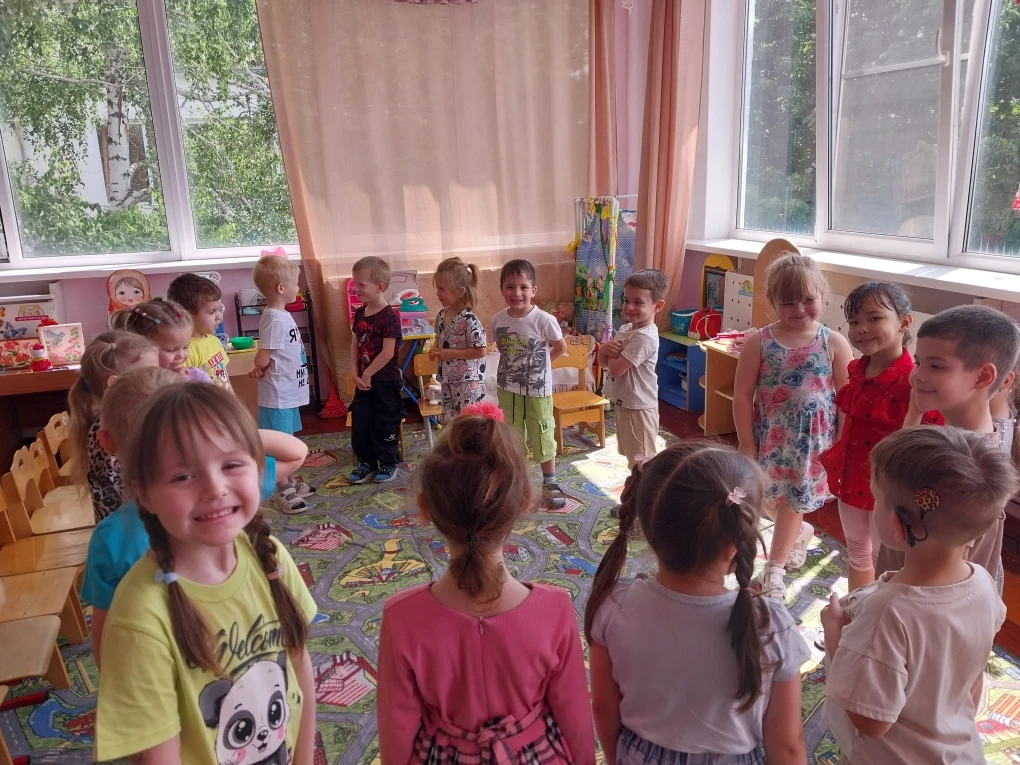 Это замечательный день! И в средней группе №2, прошло мероприятие о значимости дружбы, доброго отнош