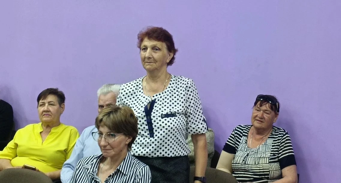 В селе Цветное состоялась встреча представителей региональной и районной власти с местными жителями 