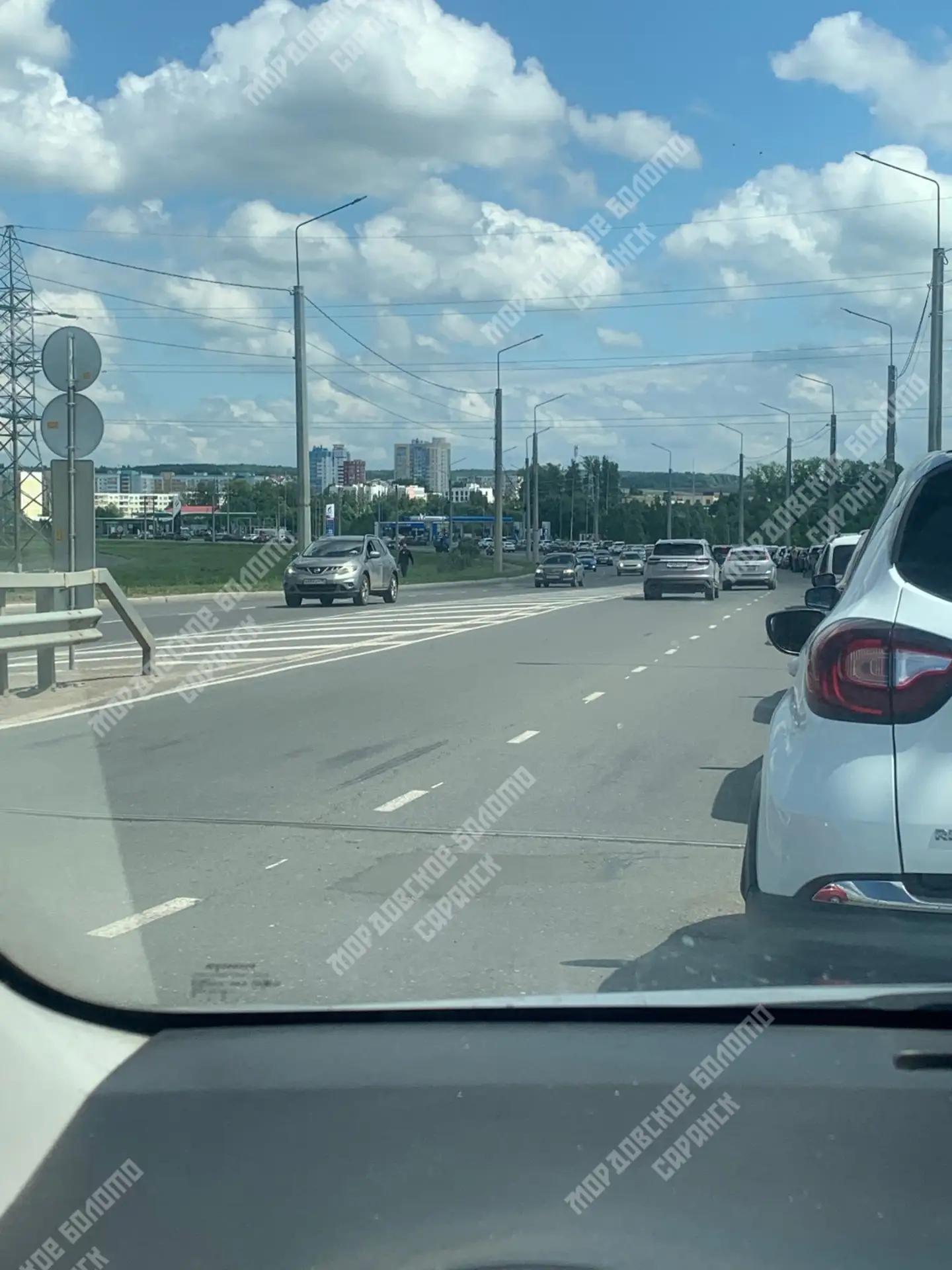Говорят , что бензин без ограничения на заправках…. Бензина НЕТ !!!! Что вытворяют гады!!!