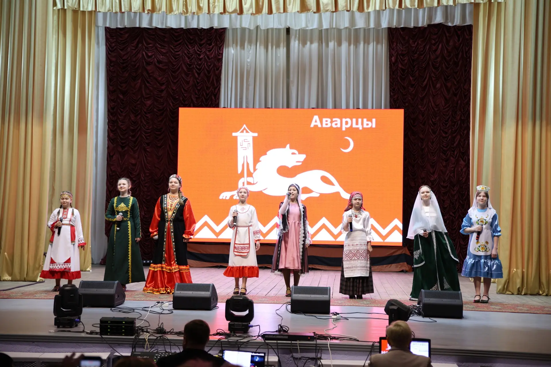 9 Мая на сцене Дома культуры состоялся большой праздничный концерт, посвящённый Великой...