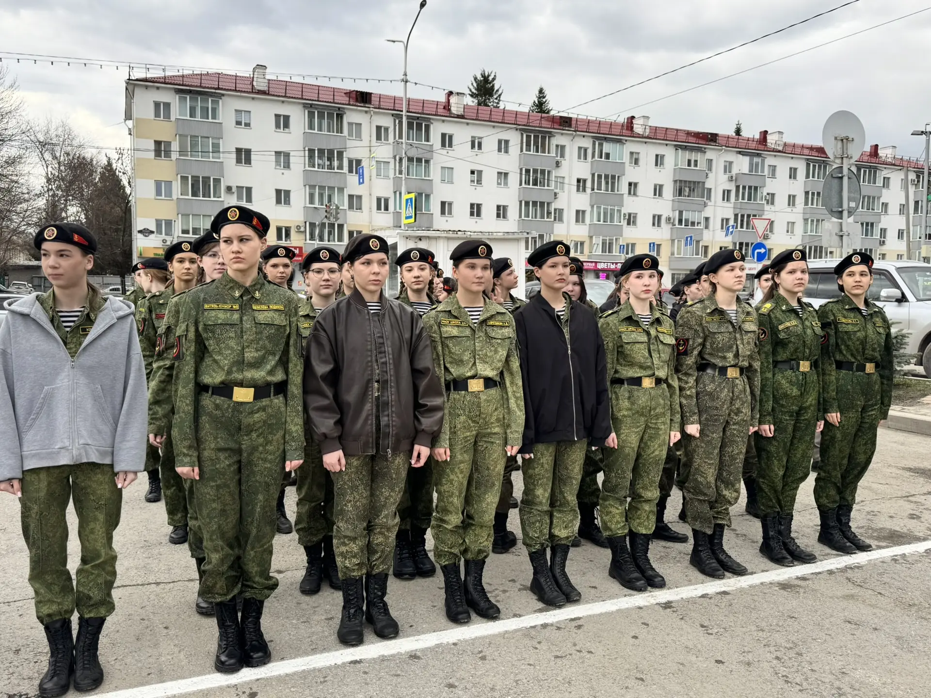 Репетиция Парада Победы  9 апреля 2026 года, несмотря на непогоду, на площади перед Уфа-Арена прошла