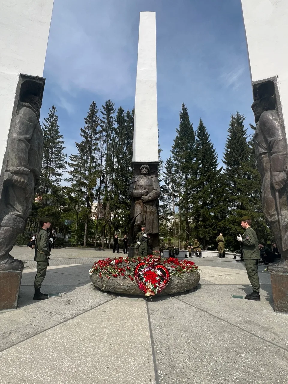 🎖️Застыли в карауле. Память поколений.

Есть моменты, которые важнее любого урока. Это не просто уч