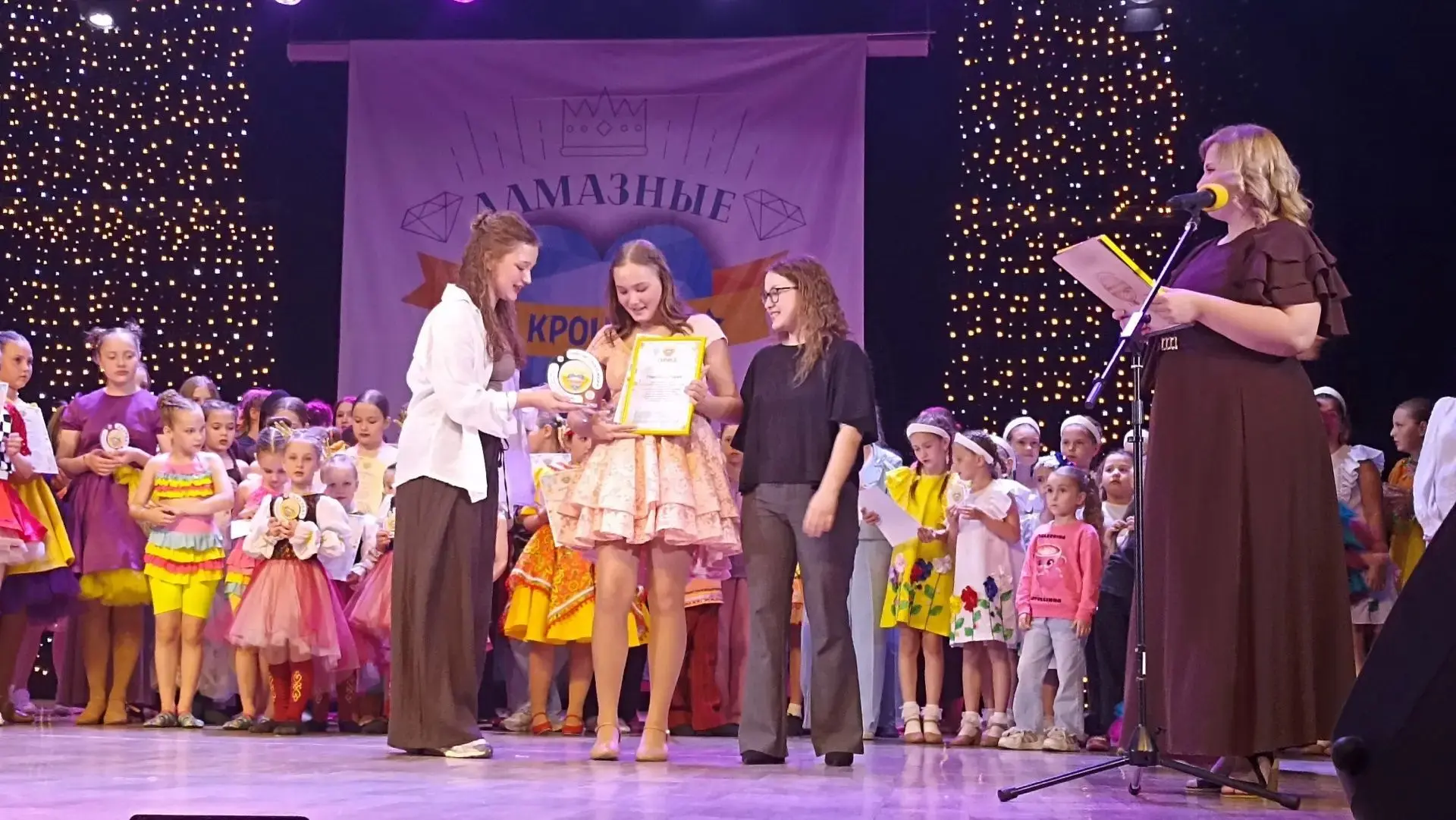 💫17 мая в г. Барнаул проходил Открытый Всероссийский конкурс-фестиваль «Алмазные крошки». Ученица 8Б