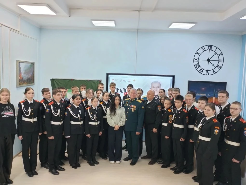 Будь Первым!  Встреча с героем   В рамках программы «Диалог с героем» в нашей школе прошла встреча с