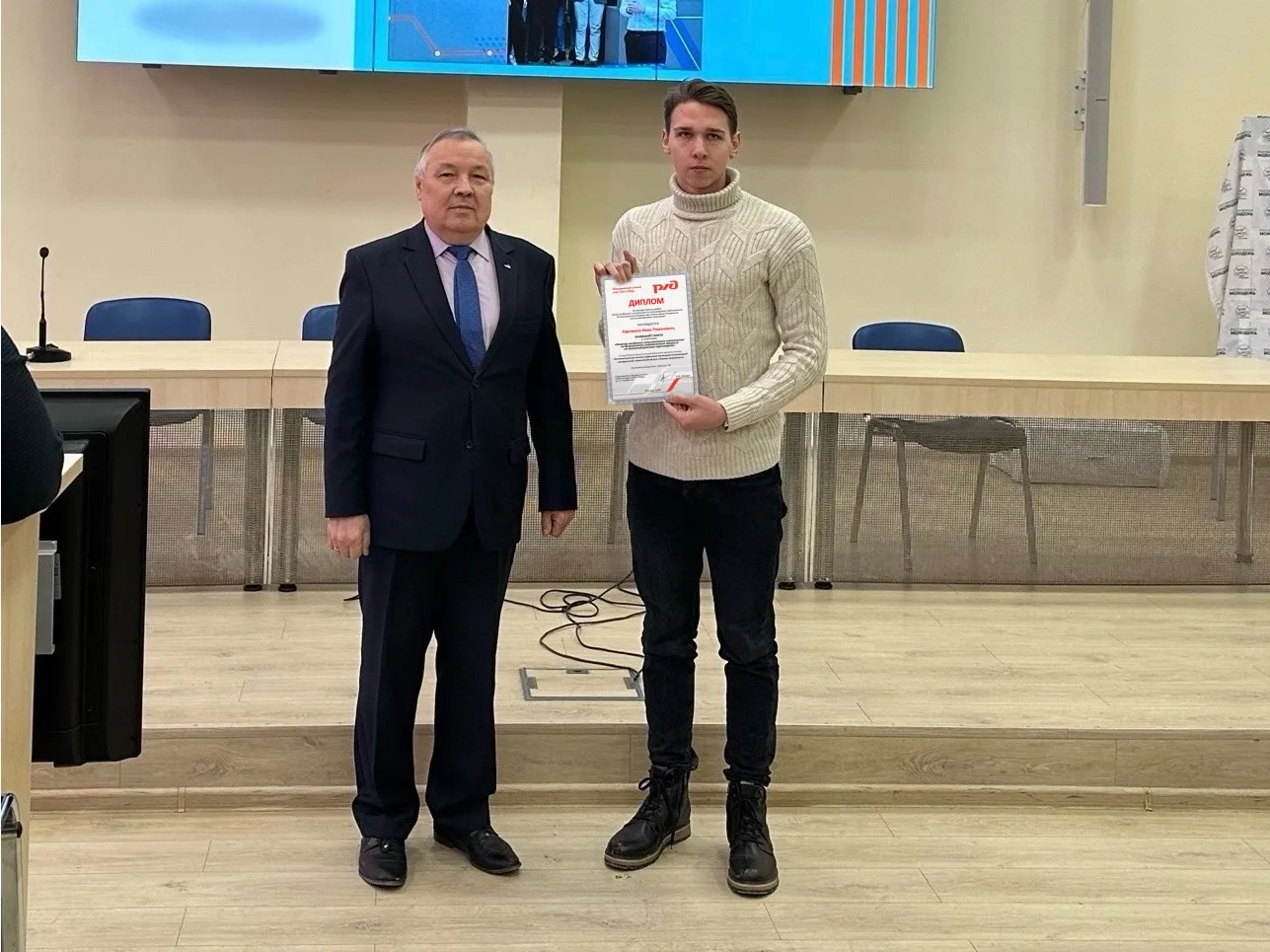 🚆 На заседании Объединенного ученого совета ОАО «РЖД» объявили победителя XIV конкурса научных работ