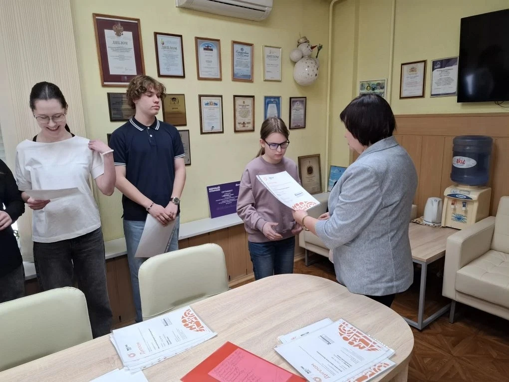 Ура! Сегодня мы чествовали наших умников и умниц! 🧠✨  Прошло награждение победителей и призеров муни