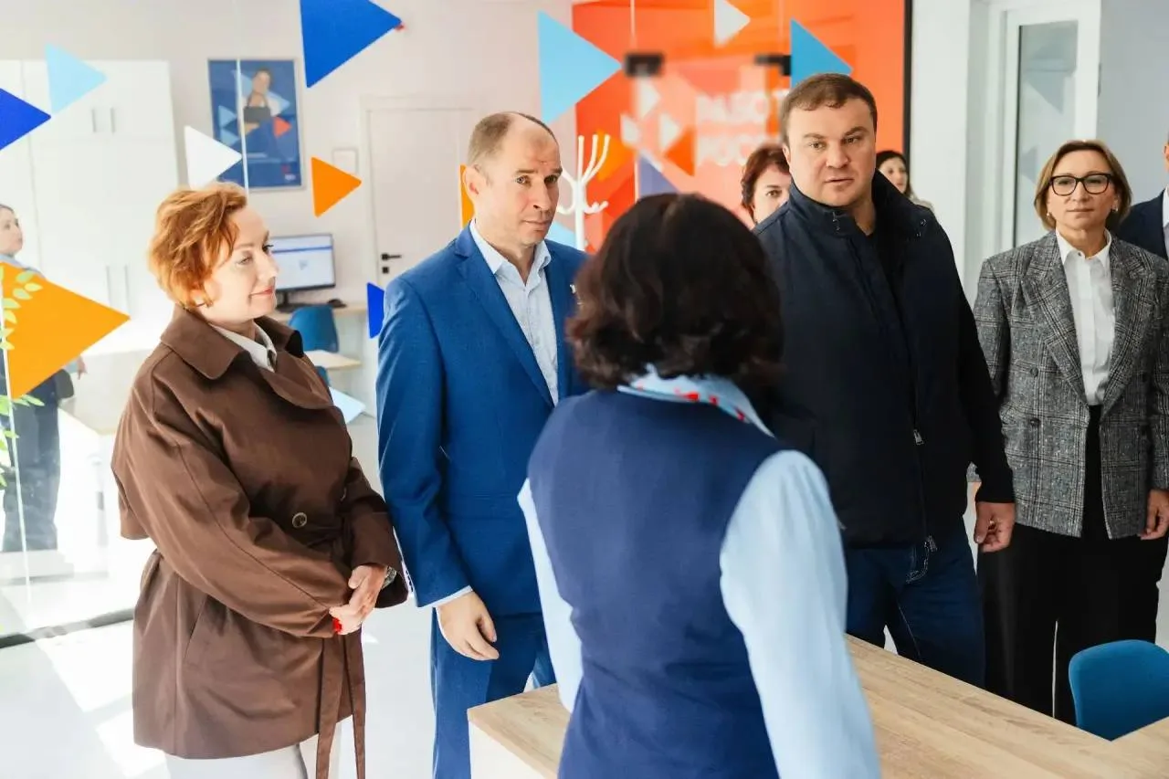 Кормиловский район меняется — что проверили во время рабочей поездки