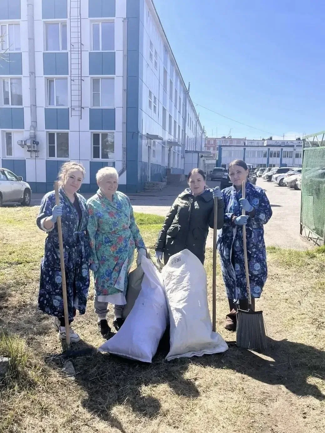 🌿 Лето — не только для отдыха, но и для порядка!

Сегодня, 5 июня, в первую пятницу лета, наш колле