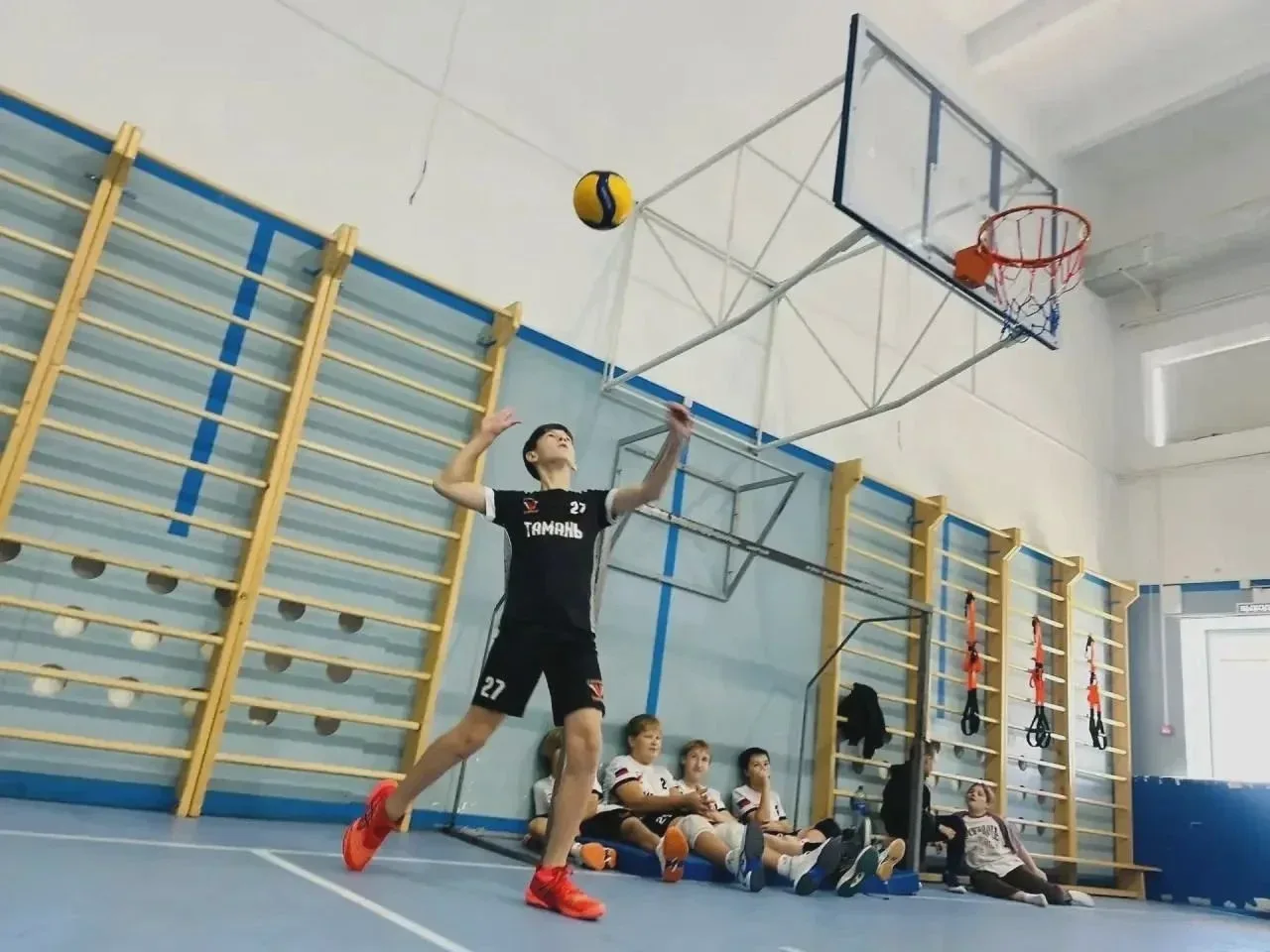 🏐 «Виктория» забрала все призовые места на волейбольном первенстве