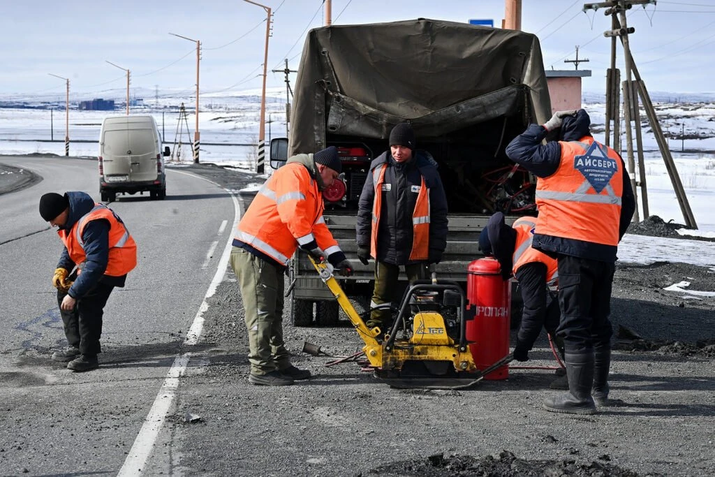 🚧 На трассе Норильск – Алыкель стартовал ямочный ремонт