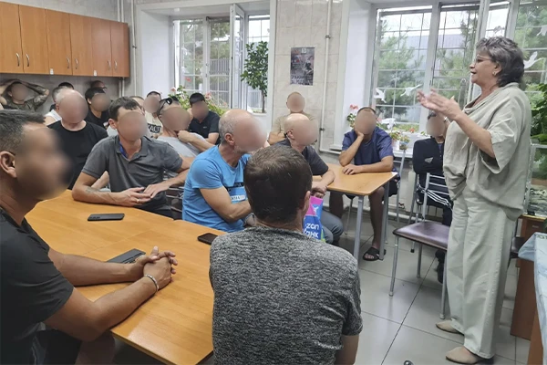 Осуждённым хабаровского УФИЦ прочитали лекцию о здоровом образе жизни