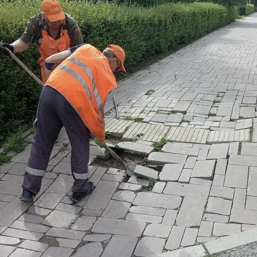 ✅ В Самаре восстанавливают плиточное покрытие тротуаров

Специалисты приступили к ремонту тротуара н