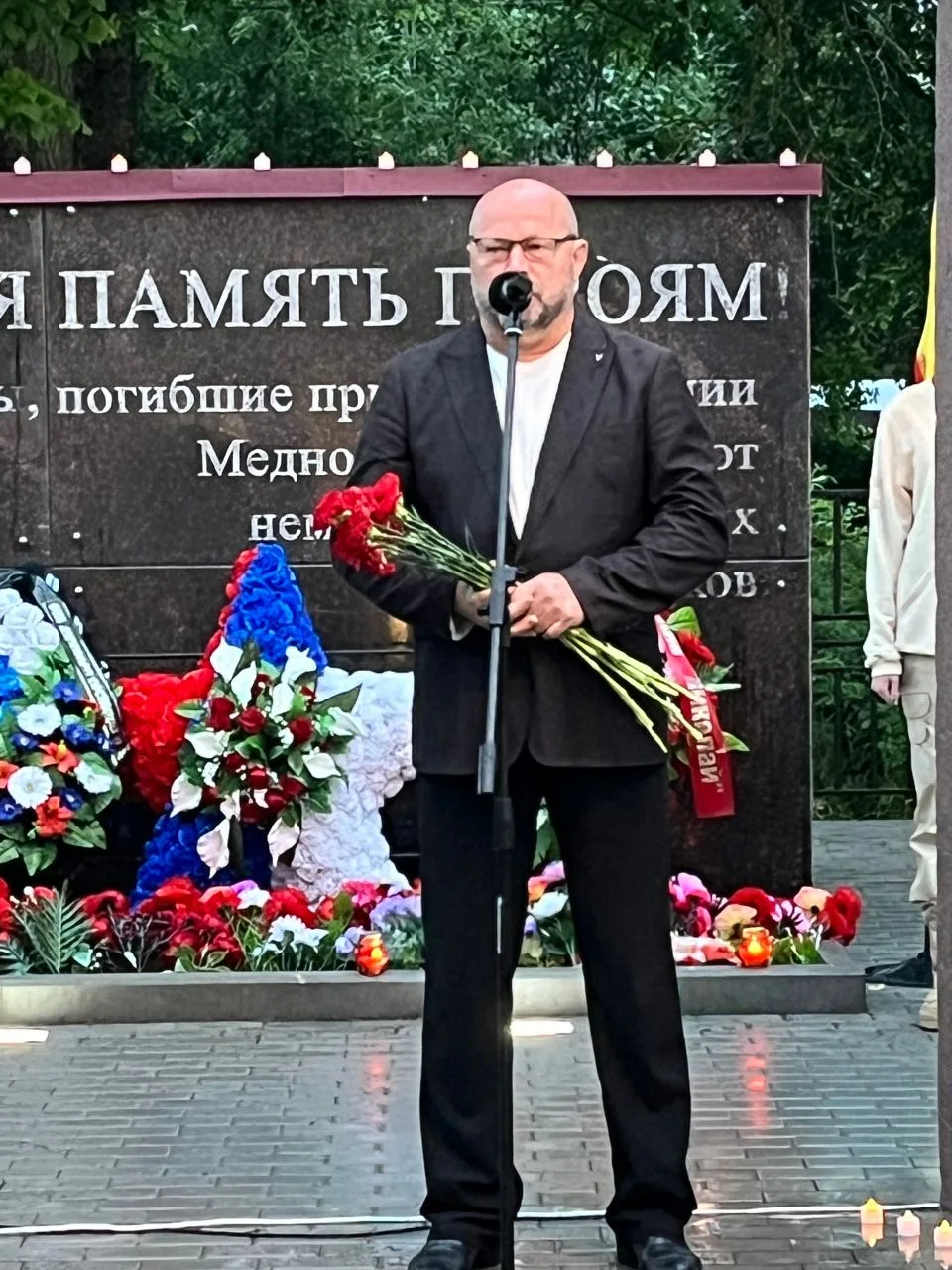 ПАМЯТЬ, КОТОРУЮ НЕЛЬЗЯ ПРЕДАВАТЬ 
22 июня, в День памяти и скорби, ровно в 4 часа утра у памятника п